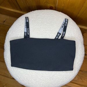 Nike Crop Bra / Top